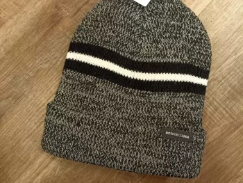 Beanie DC Shoes Label se