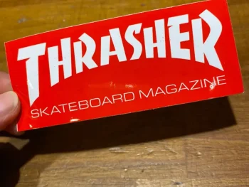 Sticker Thrasher Skatemag