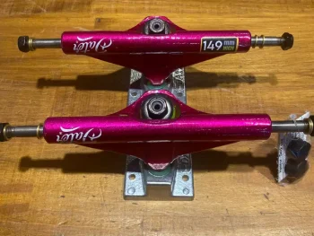 Trucks Dater Fucsia 149mm high