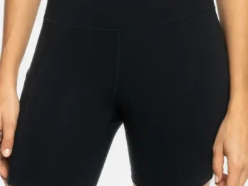 Biker Roxy Heart Into It