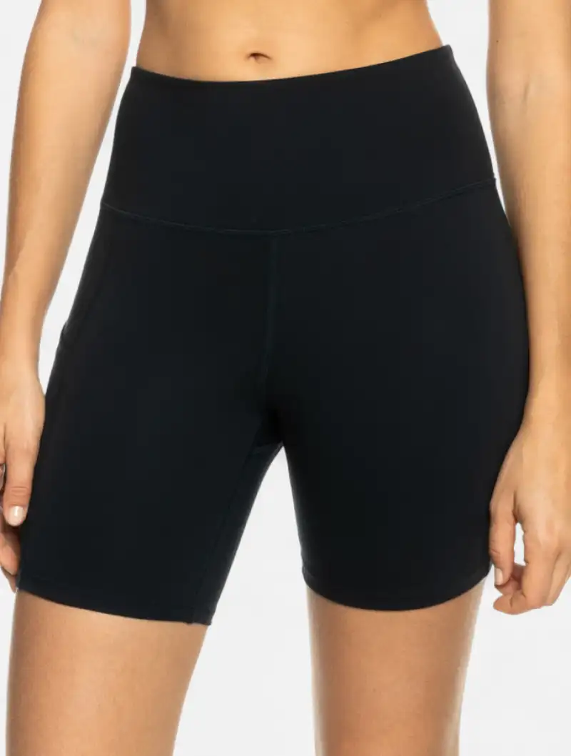 Biker Roxy Heart Into It