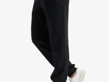 Jogging Roxy On Track