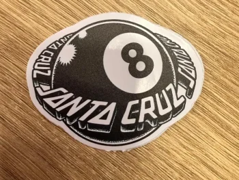 Sticker Santa Cruz Bola 8